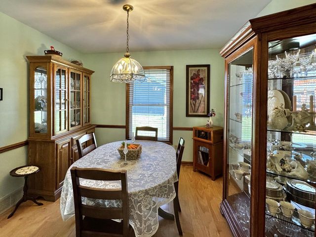 1615 Haymarket ROAD, Waukesha, WI 53189
