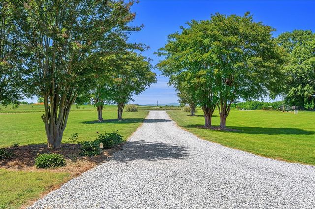 1345 Return Church Road, Seneca, SC 29678