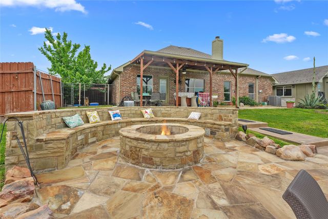 118 Dustin Drive, Fate, TX 75189