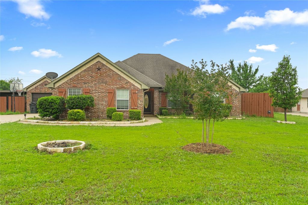 118 Dustin Drive, Fate, TX 75189