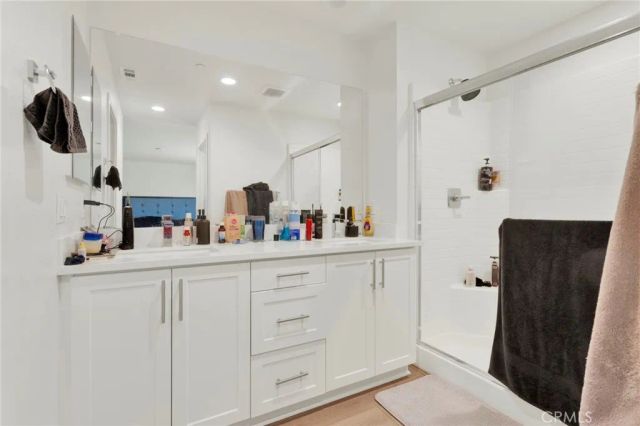 13097 Lancaster, Hesperia, CA 92344