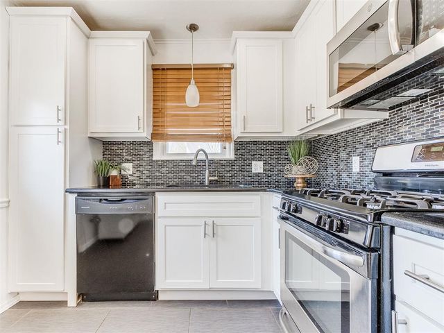 1614 Oxford Way, Oklahoma City, OK 73120