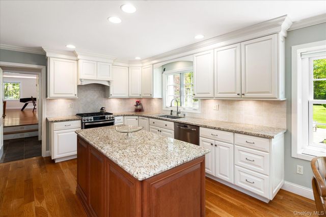 58 Lake Road, Katonah, NY 10536