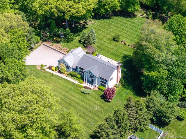 58 Lake Road, Katonah, NY 10536