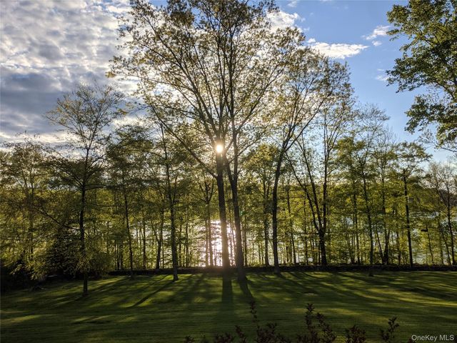58 Lake Road, Katonah, NY 10536