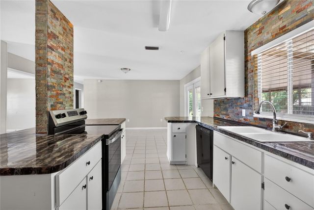 1334 STATELY OAKS DRIVE NW, Winter Haven, FL 33881