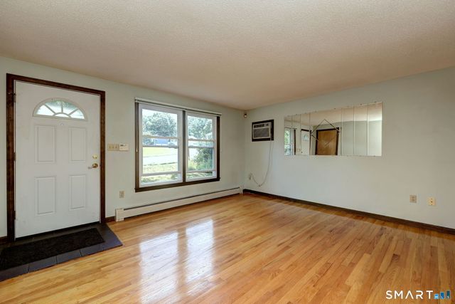 232 Anns Farm Road, Hamden, CT 06518