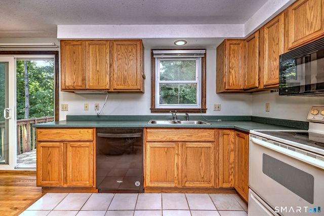 232 Anns Farm Road, Hamden, CT 06518