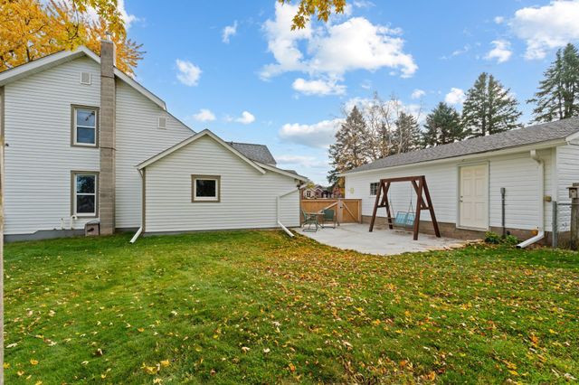 2032 Wabasha Avenue, Saint Charles, MN 55972