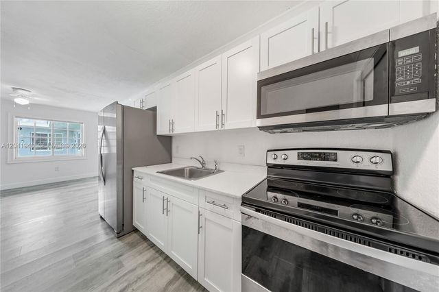 5511 SW 20th Street 2, West Park, FL 33023