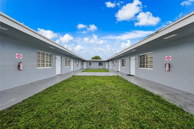 5511 SW 20th Street 2, West Park, FL 33023