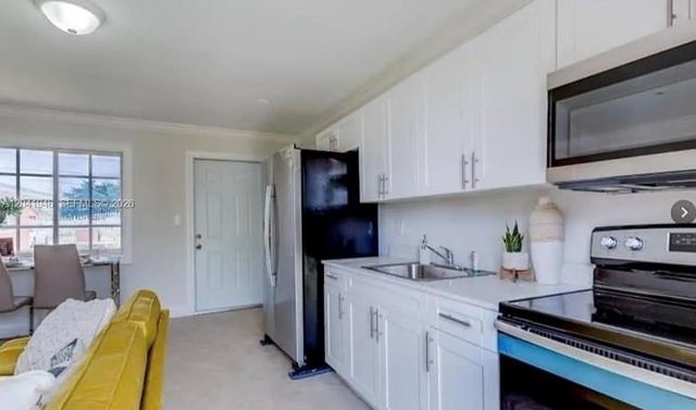 5511 SW 20th Street 2, West Park, FL 33023