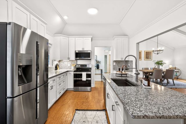 5063 Twin Lakes Dr, Old Hickory, TN 37138