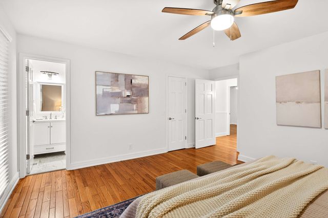 5063 Twin Lakes Dr, Old Hickory, TN 37138