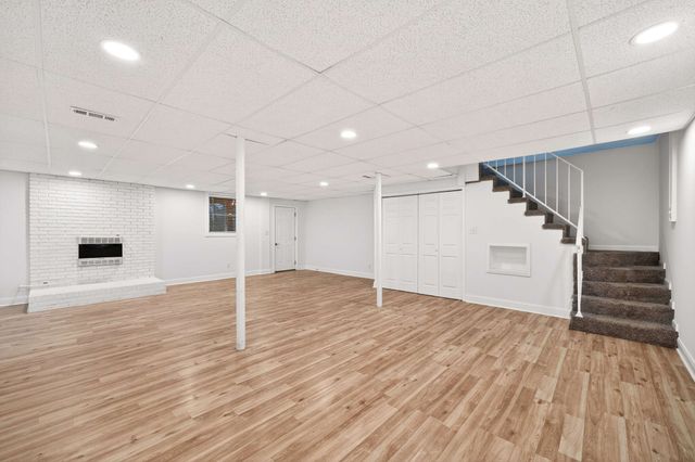 5063 Twin Lakes Dr, Old Hickory, TN 37138