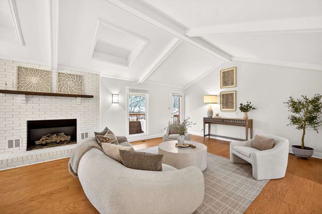 5063 Twin Lakes Dr, Old Hickory, TN 37138