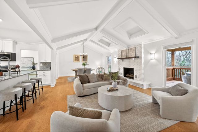 5063 Twin Lakes Dr, Old Hickory, TN 37138