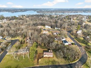 5063 Twin Lakes Dr, Old Hickory, TN 37138