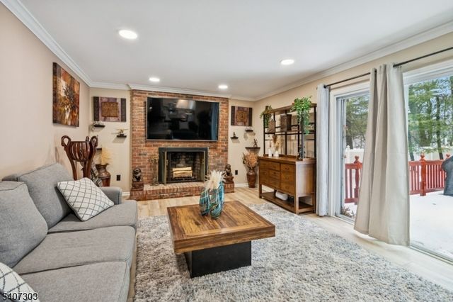 29 Woodside Dr, Rockaway Twp., NJ 07866