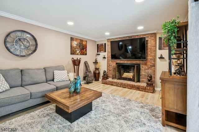 29 Woodside Dr, Rockaway Twp., NJ 07866