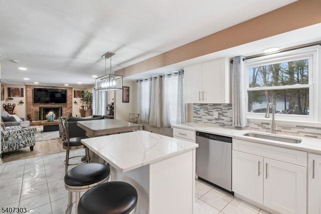 29 Woodside Dr, Rockaway Twp., NJ 07866