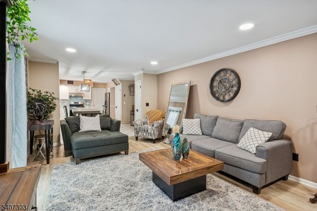 29 Woodside Dr, Rockaway Twp., NJ 07866