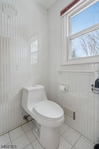 29 Woodside Dr, Rockaway Twp., NJ 07866