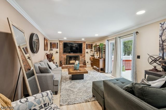 29 Woodside Dr, Rockaway Twp., NJ 07866