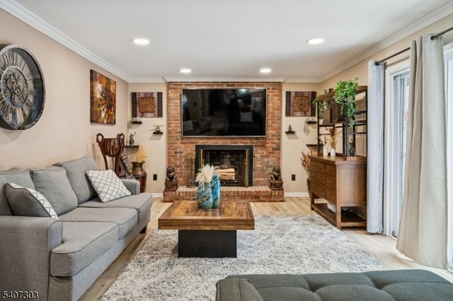 29 Woodside Dr, Rockaway Twp., NJ 07866