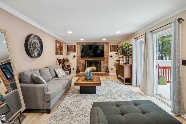 29 Woodside Dr, Rockaway Twp., NJ 07866