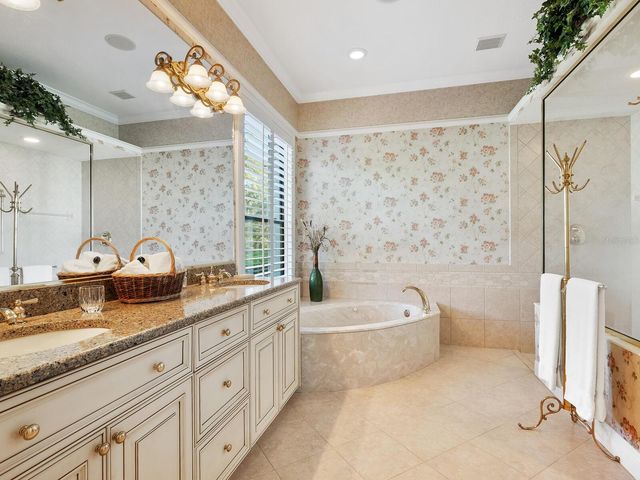 13911 SIENA LOOP, Lakewood Ranch, FL 34202