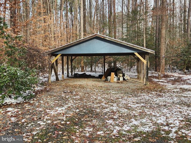 6101 GLEBE RUN RD, Partlow, VA 22534