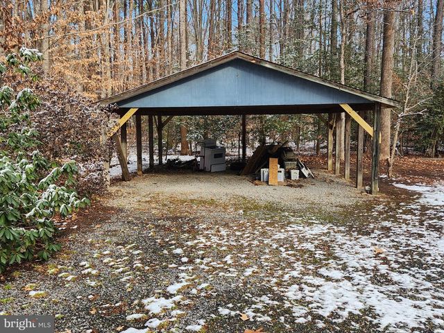 6101 GLEBE RUN RD, Partlow, VA 22534