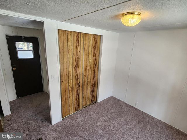 6101 GLEBE RUN RD, Partlow, VA 22534