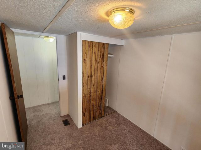 6101 GLEBE RUN RD, Partlow, VA 22534