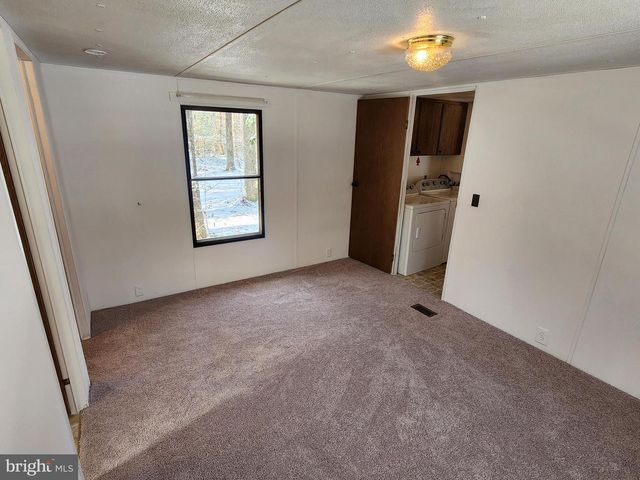 6101 GLEBE RUN RD, Partlow, VA 22534