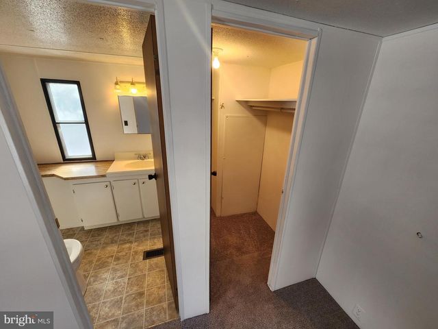 6101 GLEBE RUN RD, Partlow, VA 22534