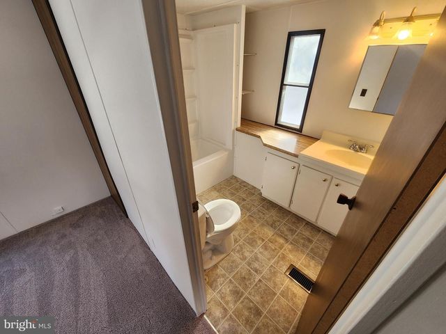 6101 GLEBE RUN RD, Partlow, VA 22534