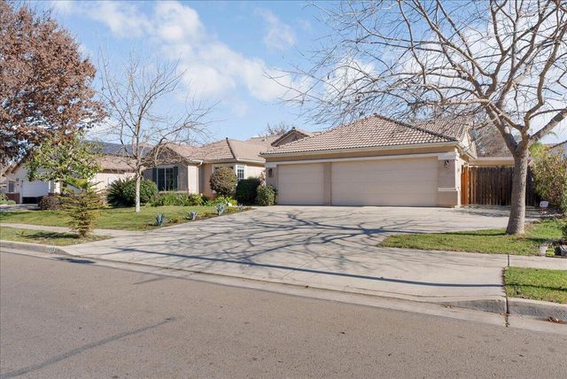 3624 N Jackie Street, Visalia, CA 93291