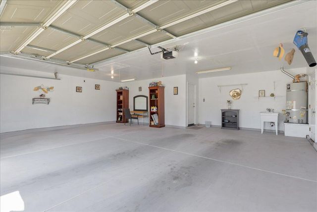 3624 N Jackie Street, Visalia, CA 93291