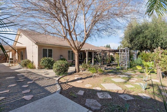 3624 N Jackie Street, Visalia, CA 93291