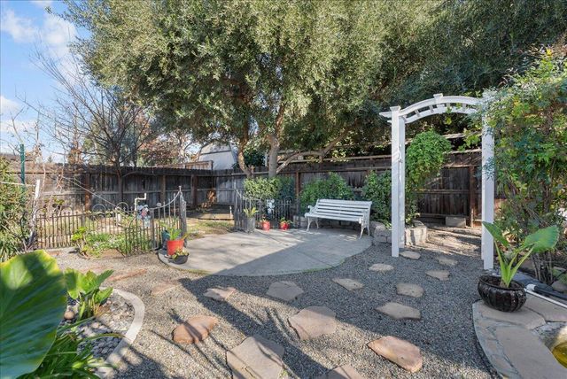 3624 N Jackie Street, Visalia, CA 93291