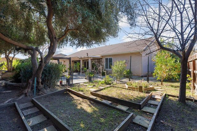 3624 N Jackie Street, Visalia, CA 93291