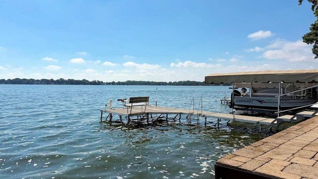 N10598 Howard Drive, Fox Lake, WI 53933
