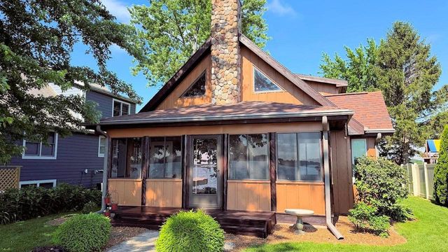 N10598 Howard Drive, Fox Lake, WI 53933