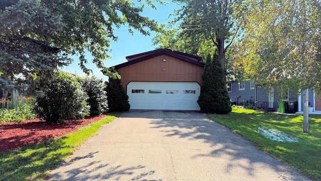 N10598 Howard Drive, Fox Lake, WI 53933