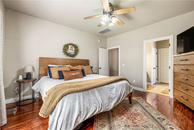 4829 W New Bridge Road, Fayetteville, AR 72704