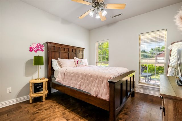 4829 W New Bridge Road, Fayetteville, AR 72704