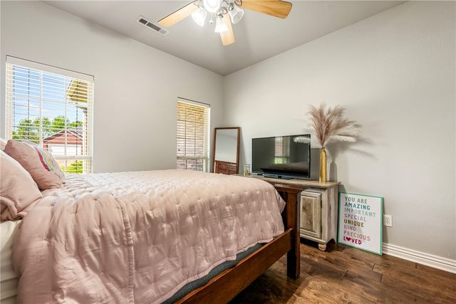 4829 W New Bridge Road, Fayetteville, AR 72704
