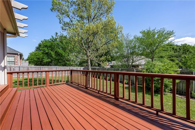 4829 W New Bridge Road, Fayetteville, AR 72704